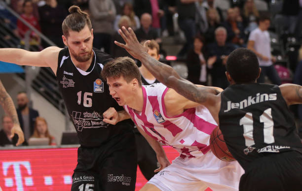 在多支球队 在多支球队