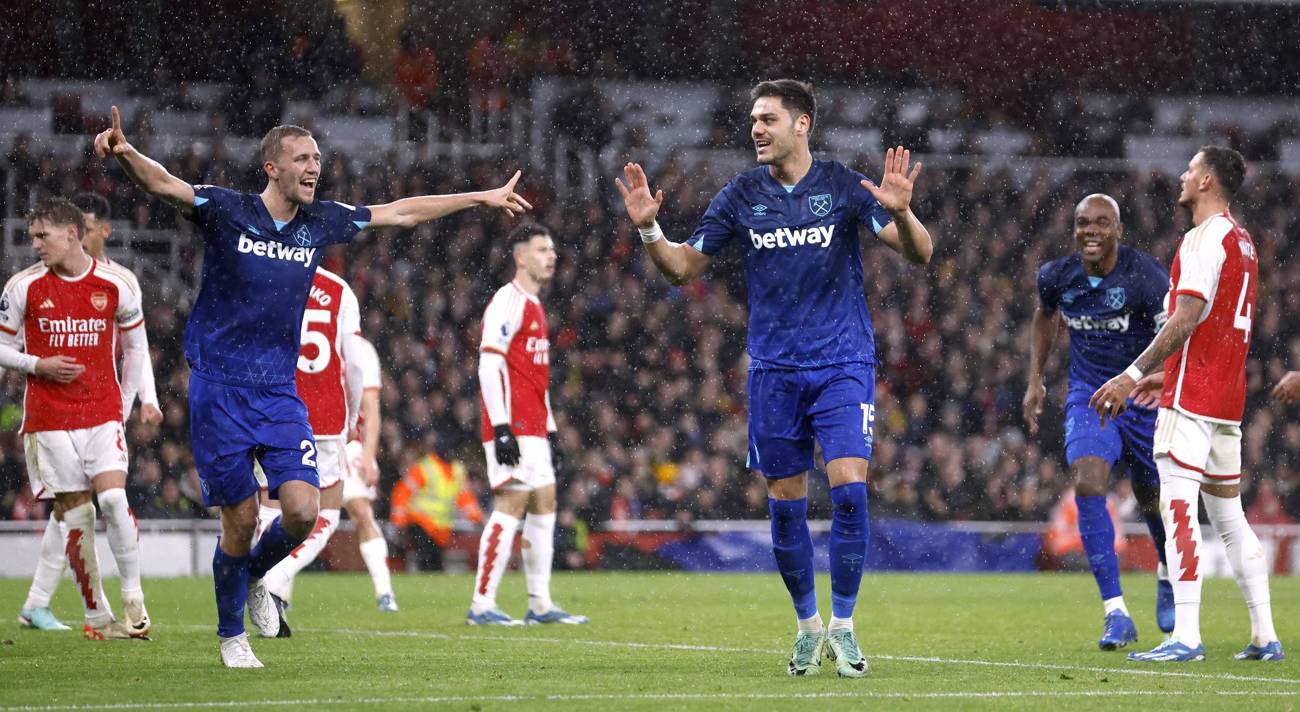 为队友们创 为队友们创